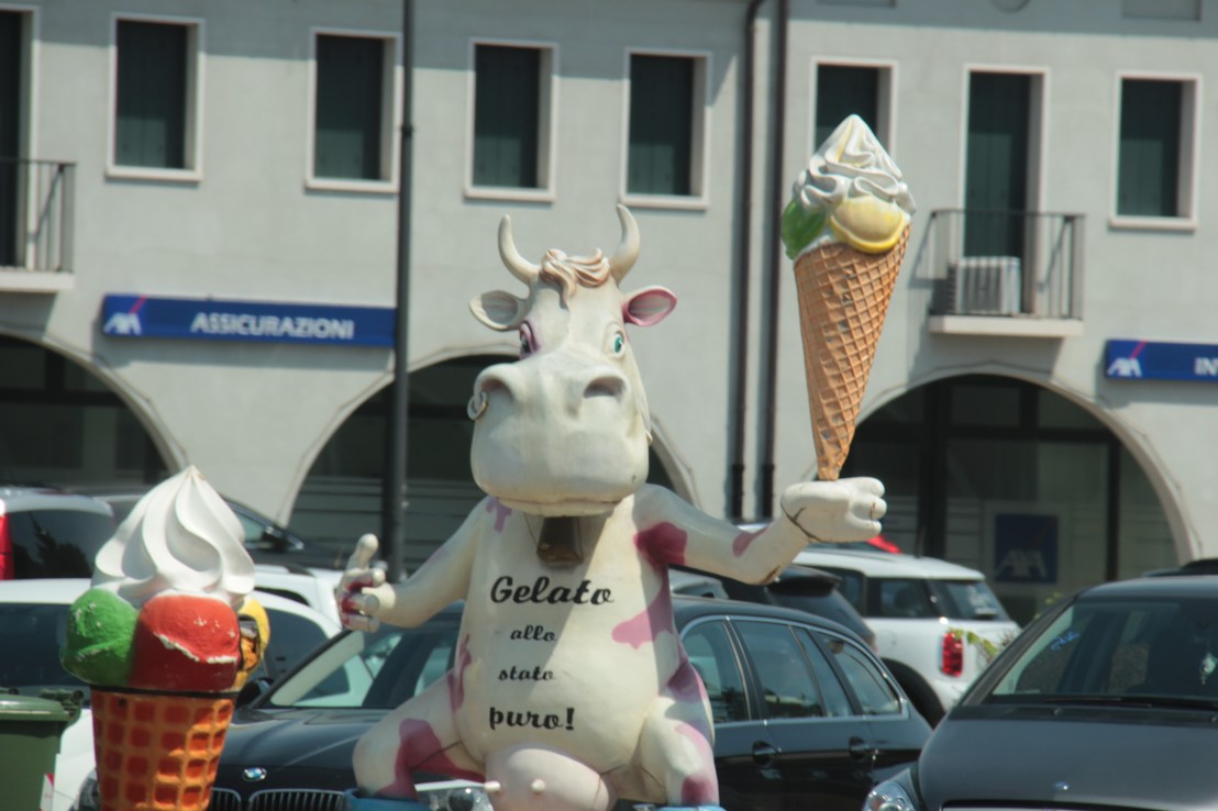 59061558-8B8B-4937-B65F-D771C39189C2