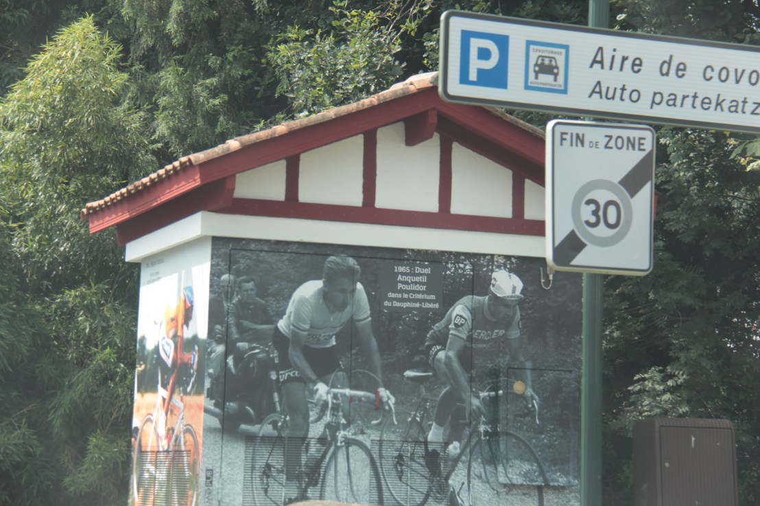 F6D36C38-B9F1-4428-AFA1-8B1D784A63EC