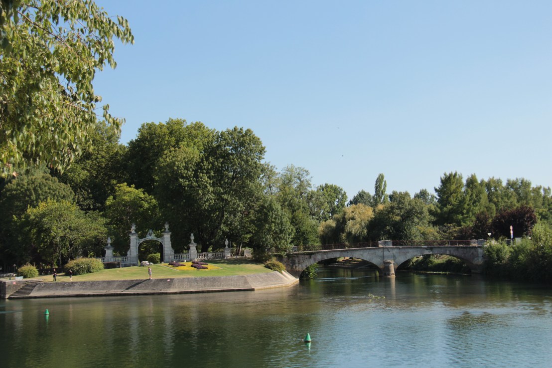 485F943C-DB2E-45A7-BFC8-030CD618BC7E