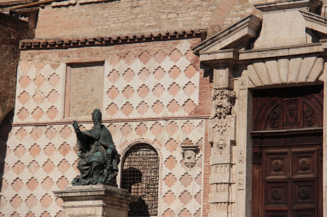 39812DFF-AAB1-4F5B-8C18-BD75B94016B3