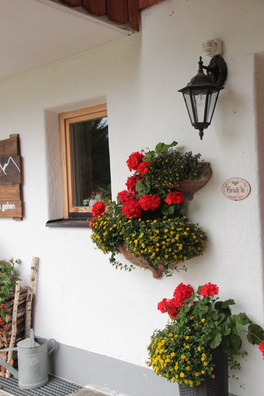 9B7C6100-1C4C-4EB1-9D29-06BE711C842A