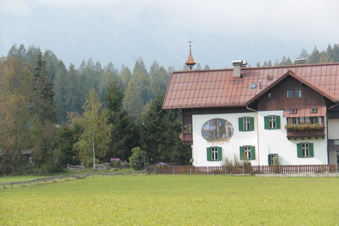 9BF066FF-C1C6-4EC0-BFAA-8A609B7886DC