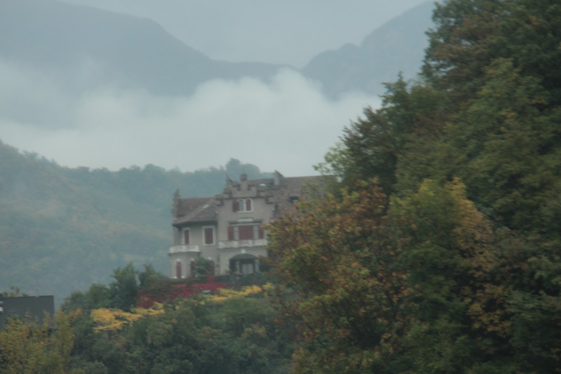 FA8A9D37-54C0-42FE-AC4E-02E2360F9B7C