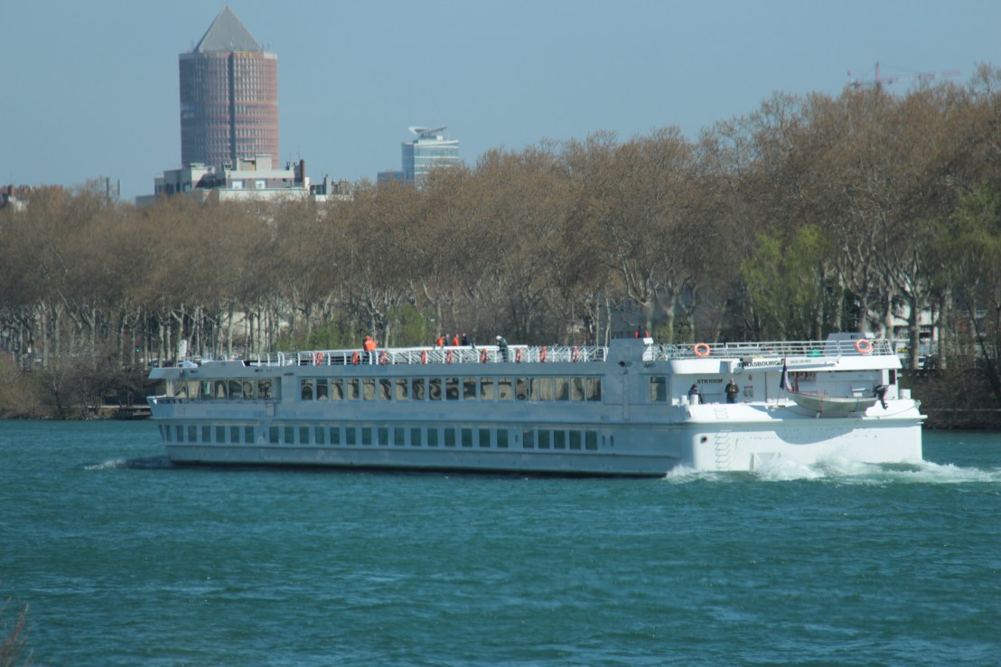 61C635F5-4DE7-4F9E-A033-E13F22C6EDC1