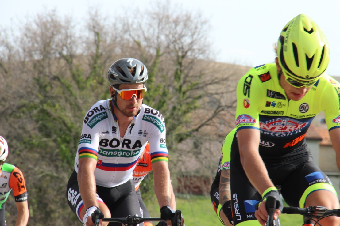 E6CFD458-6CE1-4548-A4E2-7B5EC1317141