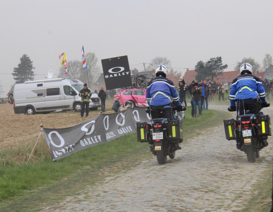 6588BB37-A22F-4882-B160-6E076C14A752