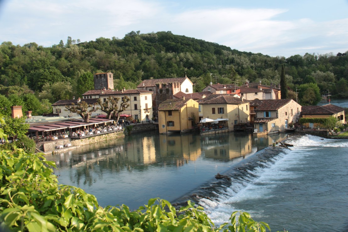 B0FC9EA8-B512-4F04-ADFD-587F937F27E8