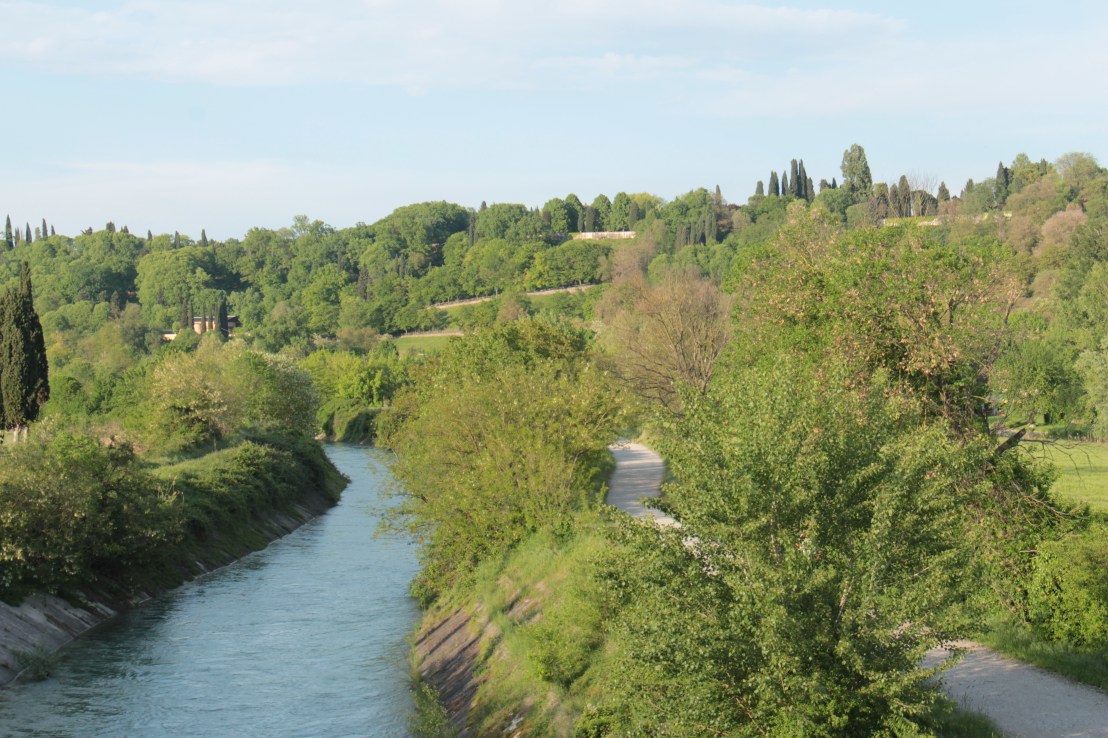 ECD6F049-C2CA-4E4F-ADD5-685343860728