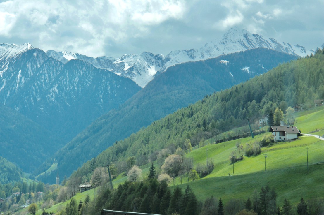 FABC5CF7-6CF2-490F-9C0B-A6AFC490B27A