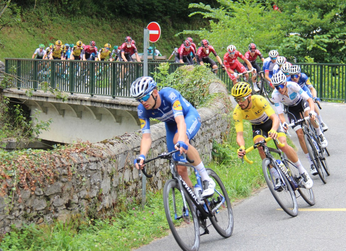 BCF0984C-10EB-4228-853D-EAEB17FE73C3