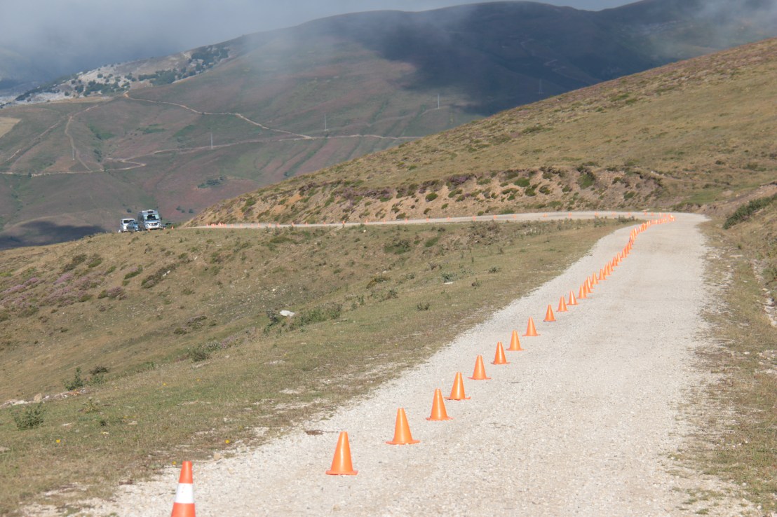 AC0F271A-9F0C-4F06-9035-2F2A01B87F04