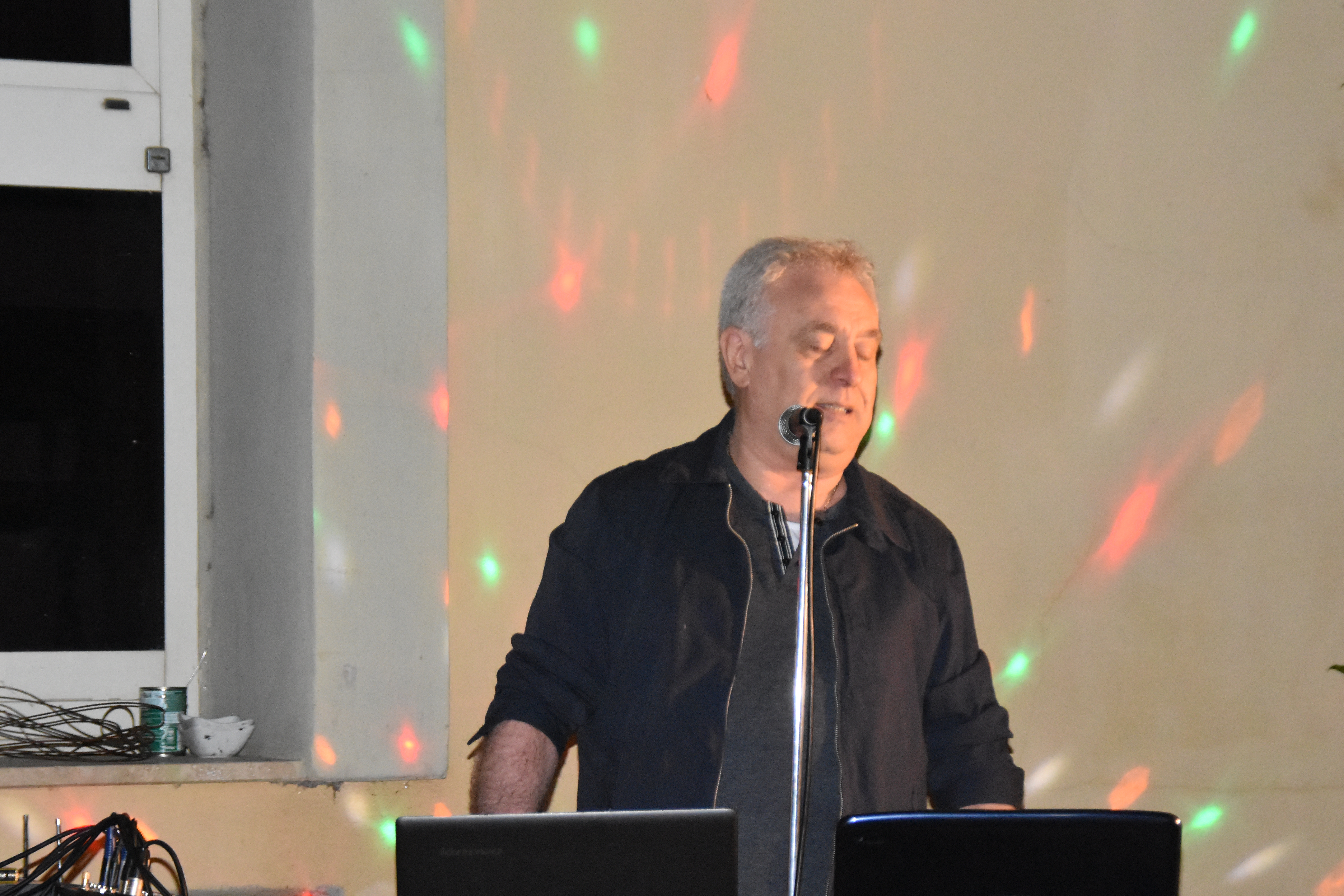 78491484-B020-49CB-979E-1C3218923559