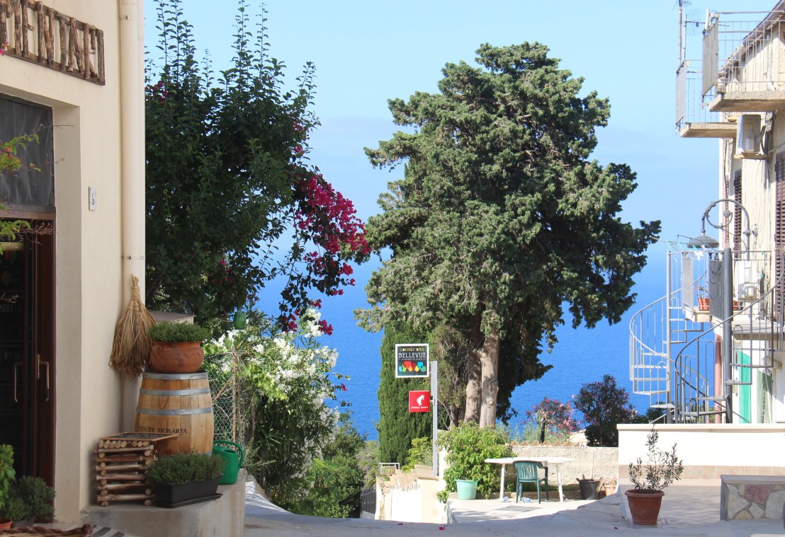 C3808566-702D-4EB8-9760-085FE76A865F