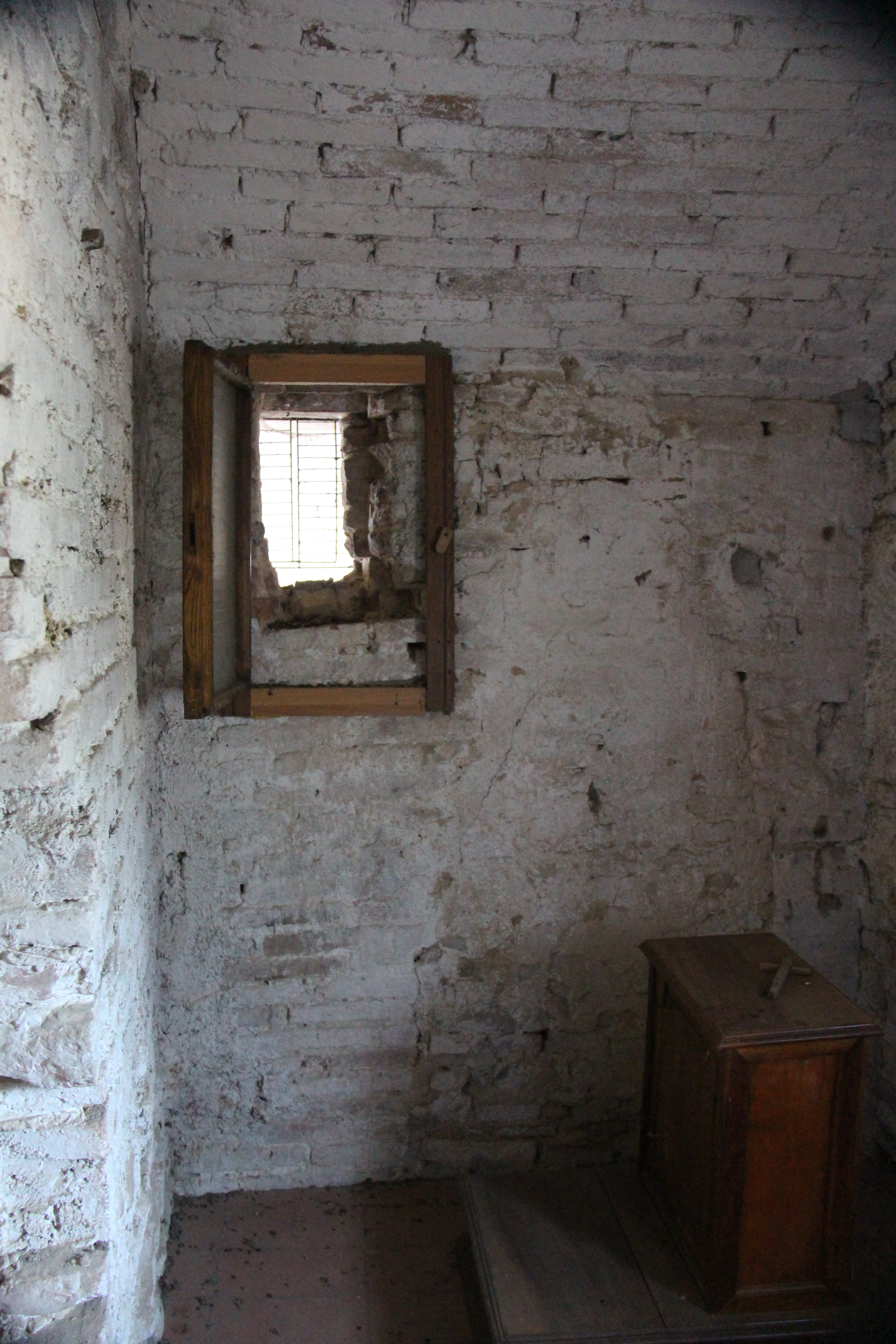 C43CBE60-D6E6-41E2-8624-B54497B10BE2