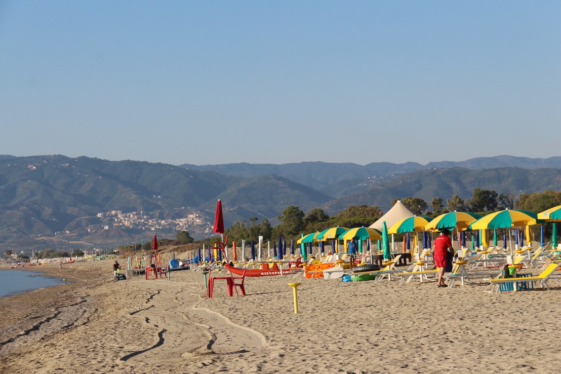 E244AF35-68C6-4077-8665-BC62BB1F913D