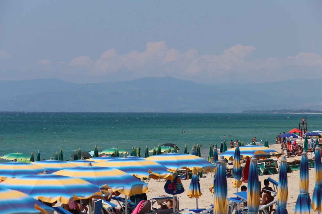 F1287874-7BBA-48DB-B29D-FE4D0C624E71