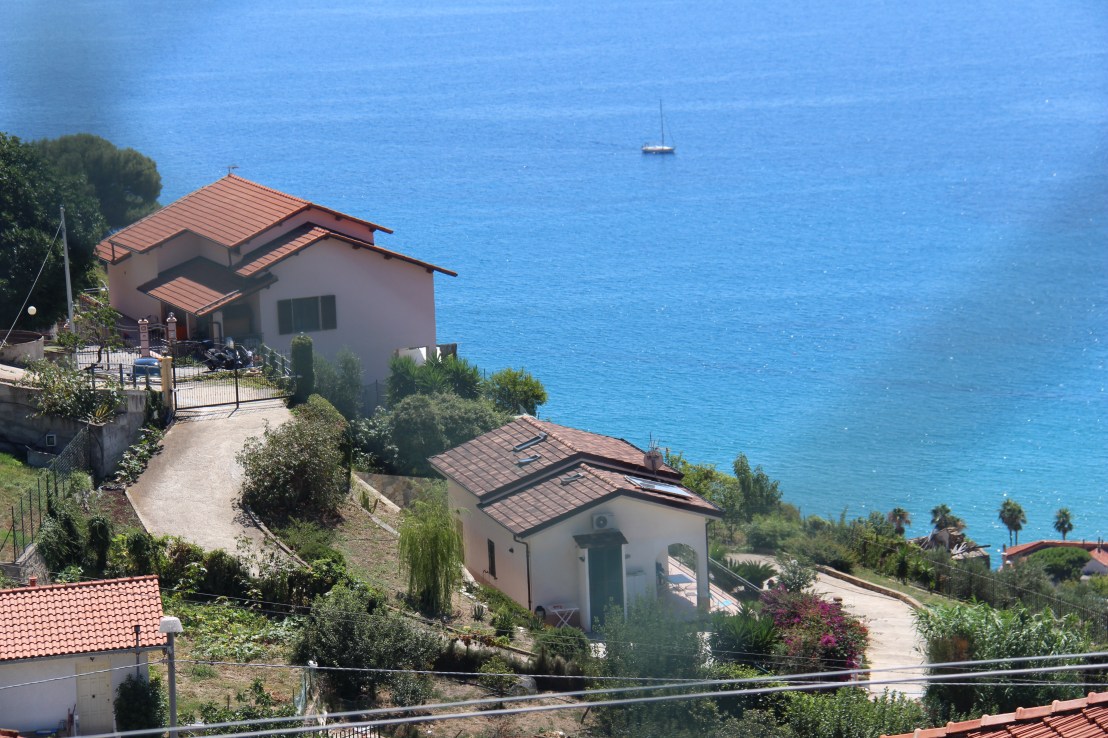 55EDE91E-8AF0-4B76-950C-9DD84909CDDB