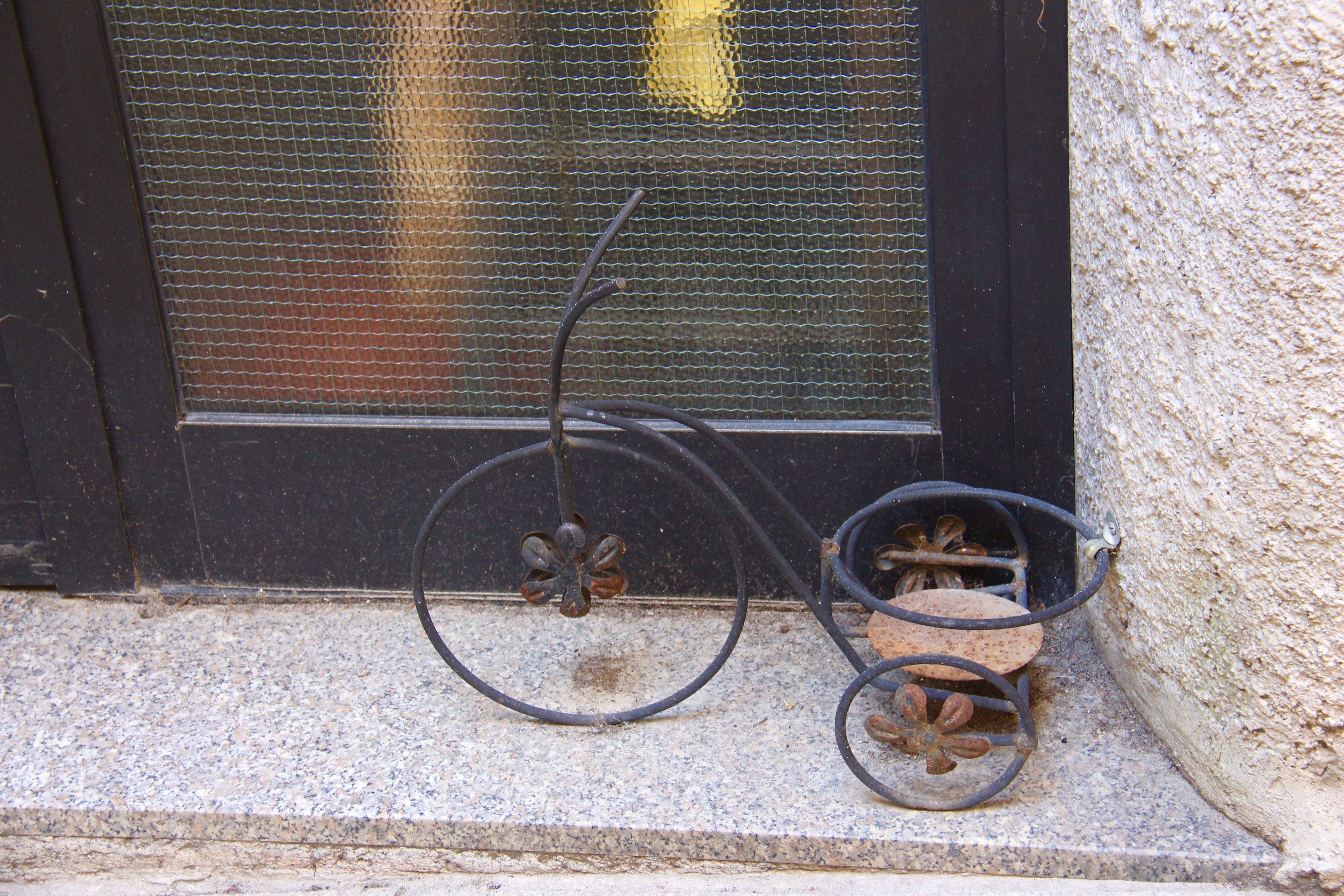 61F238F9-0365-4841-85AA-E845981C1F98