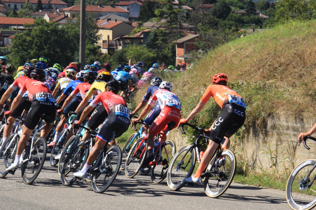 6D632642-3ABF-485C-AEF0-2EE10B3EAABE