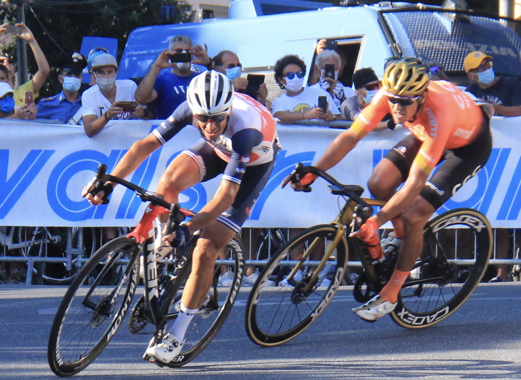 82B67A62-9CA3-4F6D-A3E0-EB399E44B8A8