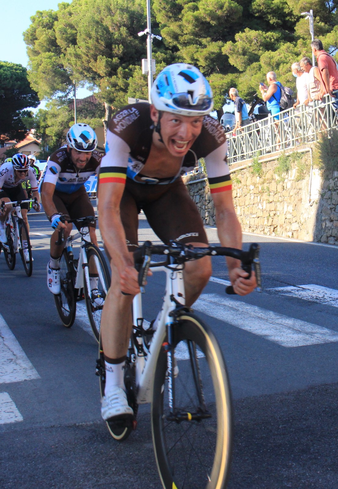 B38ED702-D032-4034-B9BD-629C1A1591B4