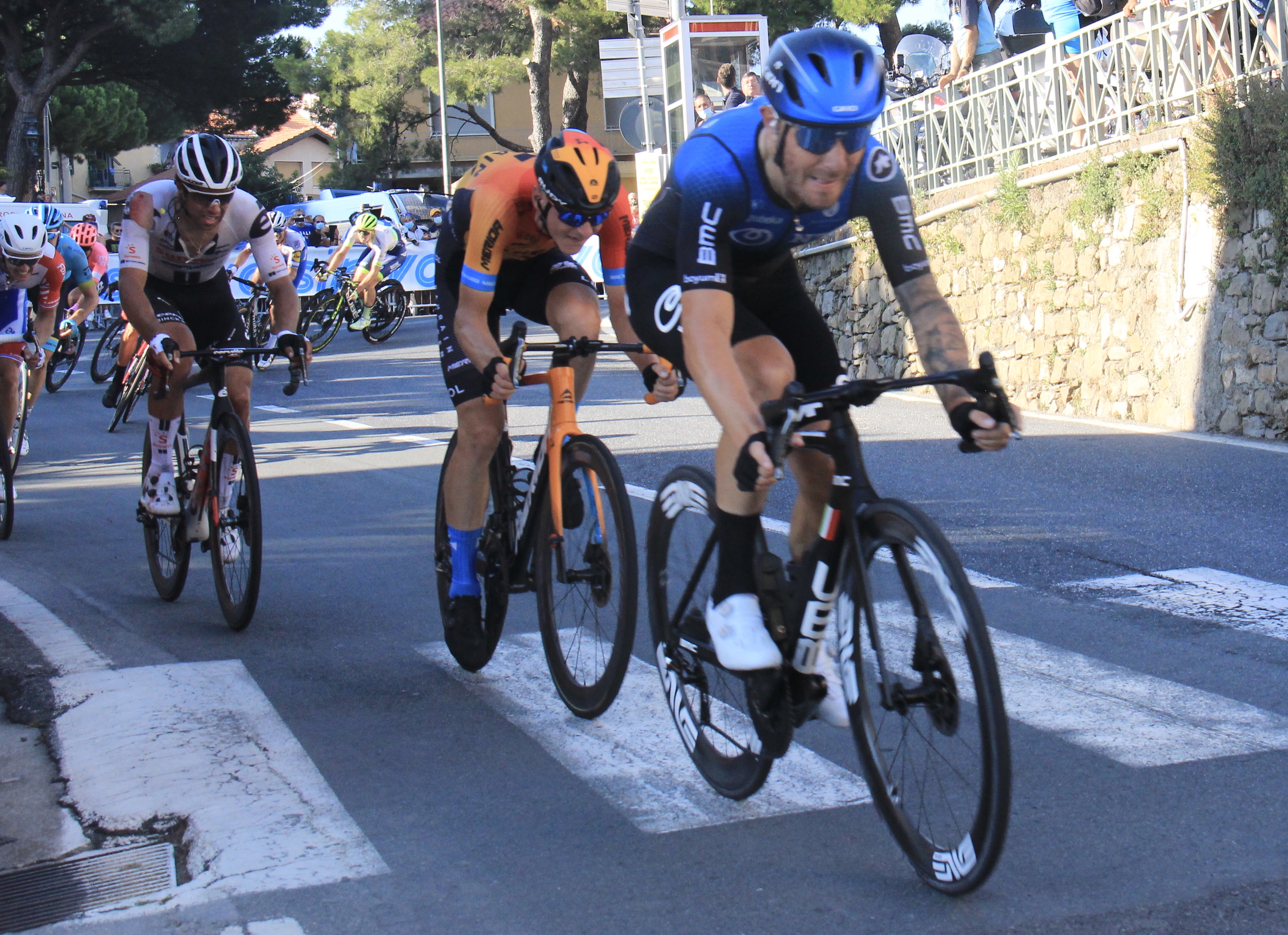 E9775952-D012-454B-8A62-FE8C72165291